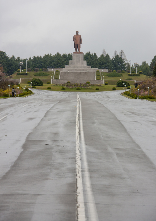 Kim il sung statue at the end of a road, North hwanghae province, Kaesong, North korea