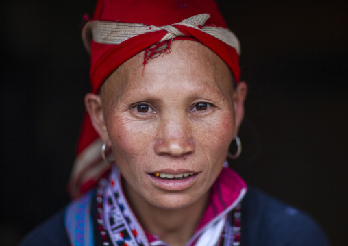 Red dzao woman with a headscarf, Lao Cai province, Sapa, Vietnam