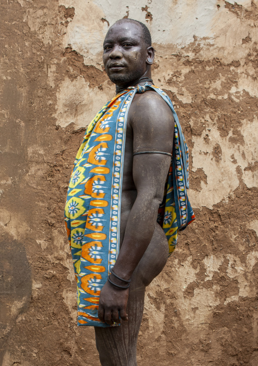 Fat Bodi tribe man ready for Kael, Omo Valley, Hana Mursi, Ethiopia