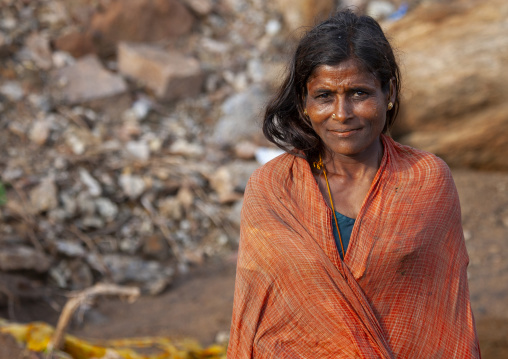 Indian woman wrapped in a scarf, Tamil Nadu, Madurai, India