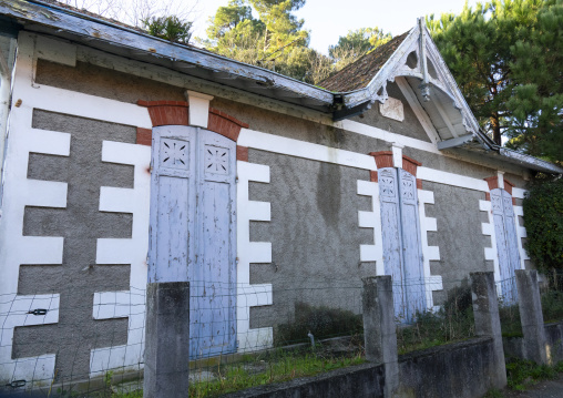 L'Herbe Fishing village old house, Nouvelle-aquitaine, Cap Ferret, France