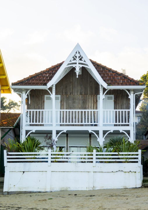 L'Herbe Fishing village oyster farmer old house, Nouvelle-aquitaine, Cap Ferret, France