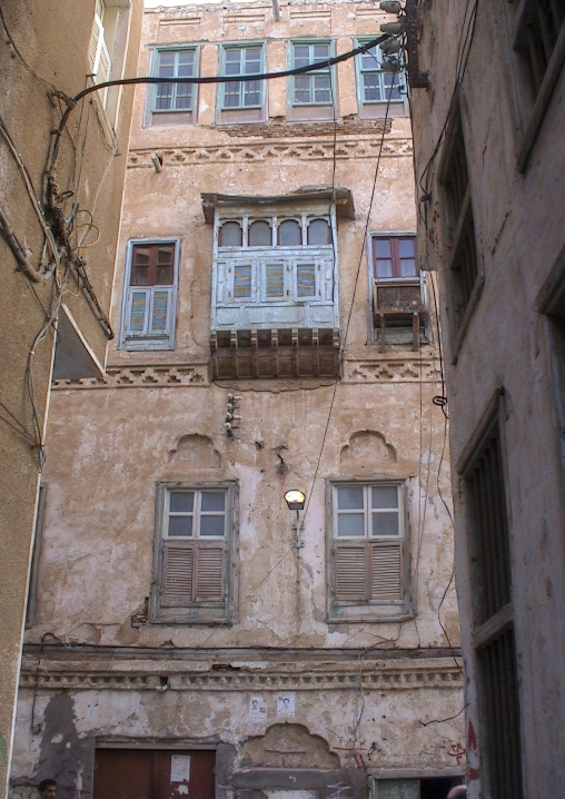 Old house with wooden mashrabiya, Al Hudaydah Governorate, Hodeidah, Yemen