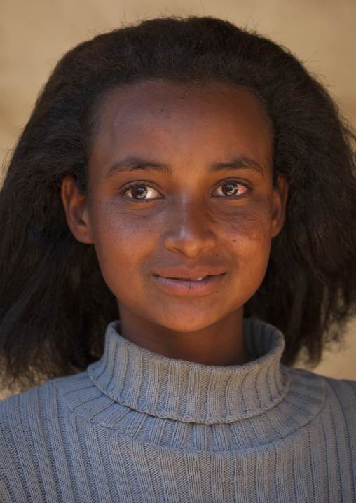 Portrait of an eritrean teenage girl, Debub, Senafe, Eritrea