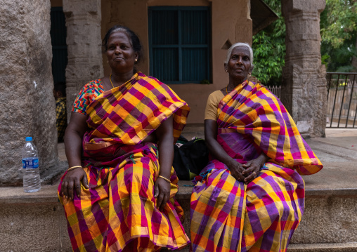 Indian women in Sri Ranganathaswamy Temple, Tamil Nadu, Tiruchirappalli, India
