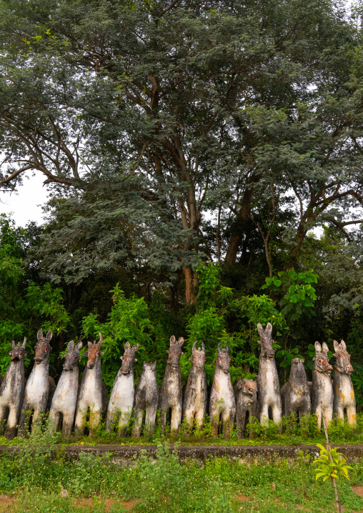 Terracotta Horses gifts to the god Aiyanar, Tamil Nadu, Pallathur, India