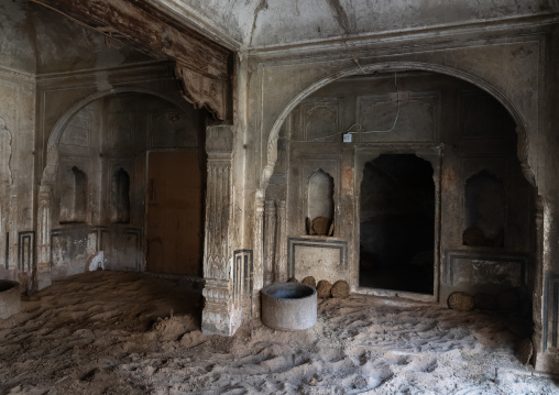 Stables inside Ramgopal Chhatri cenotaph, Rajasthan, Ramgarh Shekhawati, India
