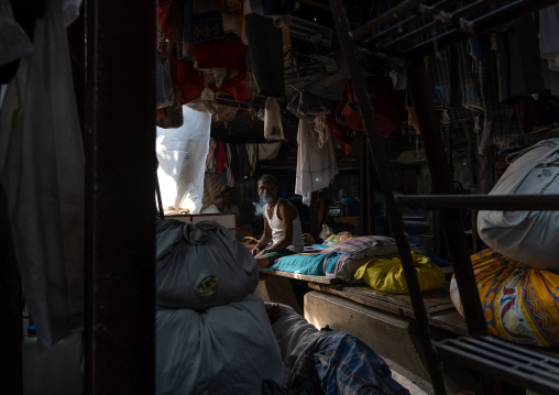 Laundry Worker in Dhobi Ghat, Maharashtra state, Mumbai, India