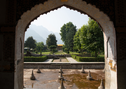 ￼Shalimar Bagh Mughal garden marble pavilion, Jammu and Kashmir, Srinagar, India