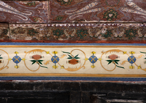 ￼Shalimar Bagh Mughal garden marble pavilion ceiling, Jammu and Kashmir, Srinagar, India
