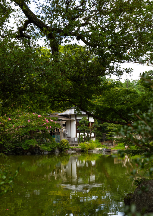 Shu Sui Tei Teahouse pond, Kansai region, Kyoto, Japan