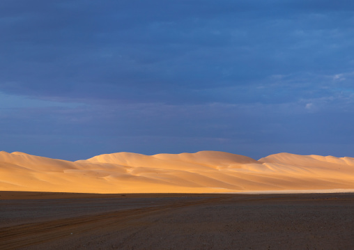 Dunes in Rub al Khali empty quarter desert, Najran Province, Khubash, Saudi Arabia