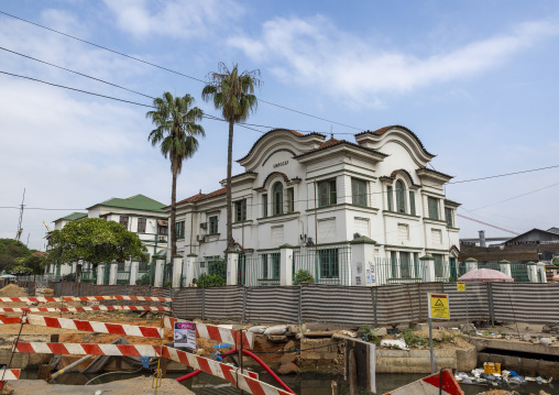 Construction in front of an old portuguese house, Maputo Province, Maputo, Mozambique