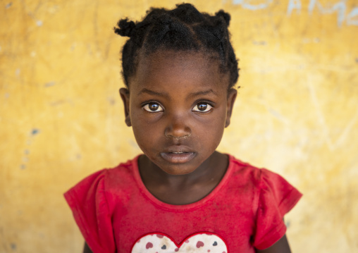 Portrait of a mozambican girl, Inhambane Province, Vilankulo, Mozambique