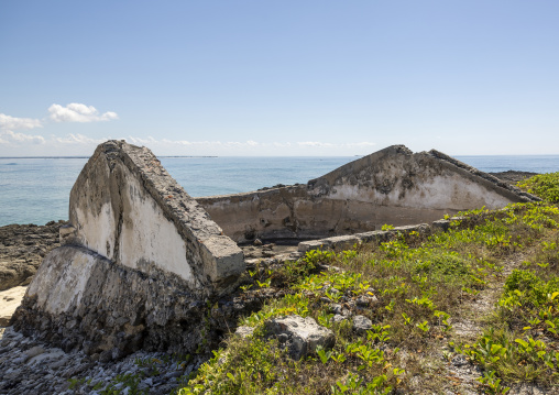 Old abandonned water tank, Island of Mozambique, Goa island, Mozambique