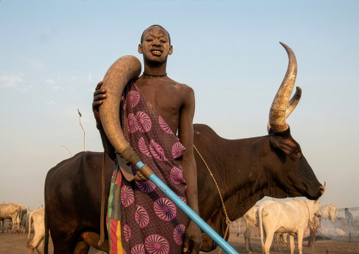 Mundari tribe man with a cow horn, Central Equatoria, Terekeka, South Sudan