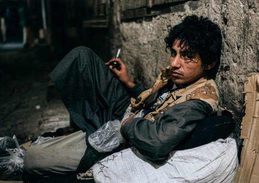 Yemeni man chewing khat, Amanat Al-Asemah, Sanaa, Yemen