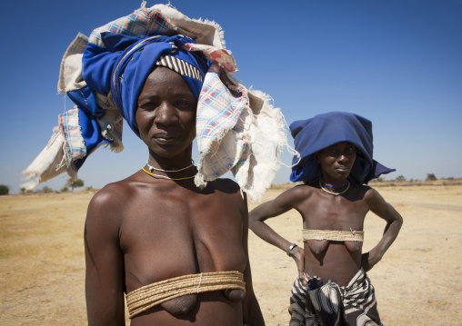 Mucabale Women, Hale Village, Angola
