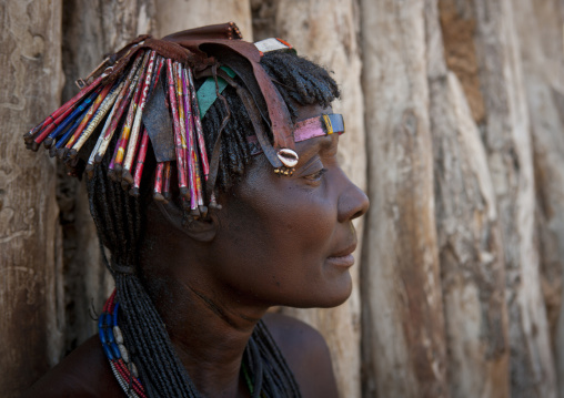 Mucawana Woman A Kapapo Headdress Made Of Waste Materials, Village Of Soba, Angola