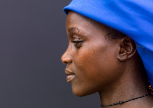 Mucubal tribe woman wearing a blue headwear, Namibe Province, Virei, Angola