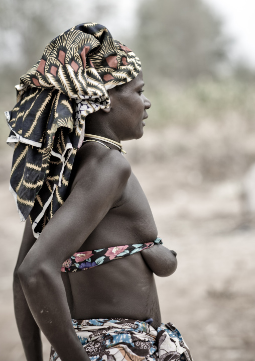 Mucubal Woman With Oyonduthi Bra, Virie Area, Angola
