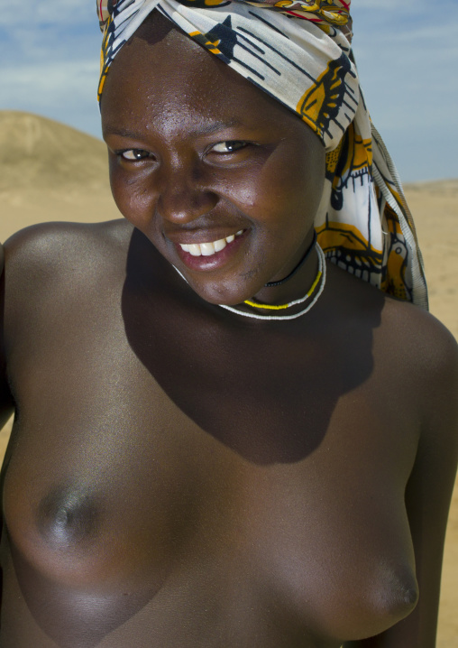 Topless Mucuroca Woman In Twe Village, Sao Joao Do Sul Area, Angola
