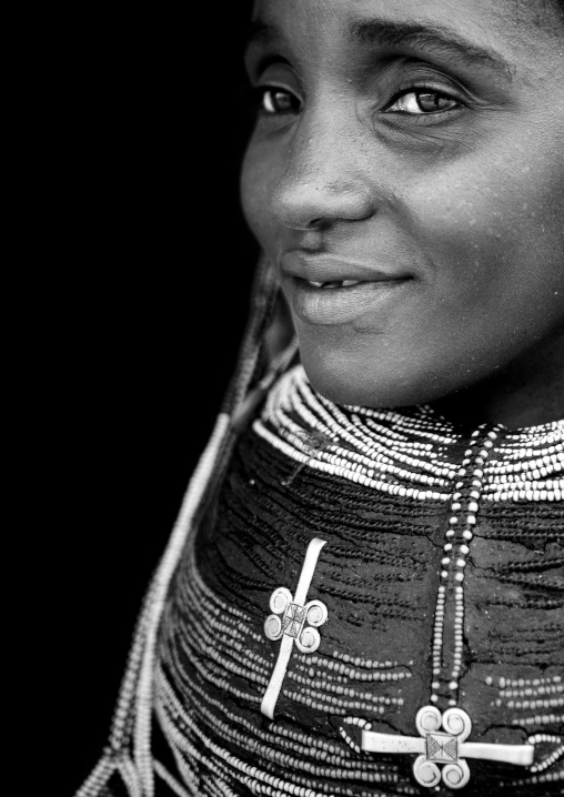 Mwila Woman With Vilanda Necklace, Chibia Area, Angola