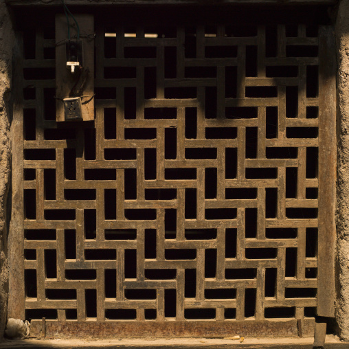 Decorative Antique Wood Carved Windows, Tuan Shan Village, Yunnan Province, China