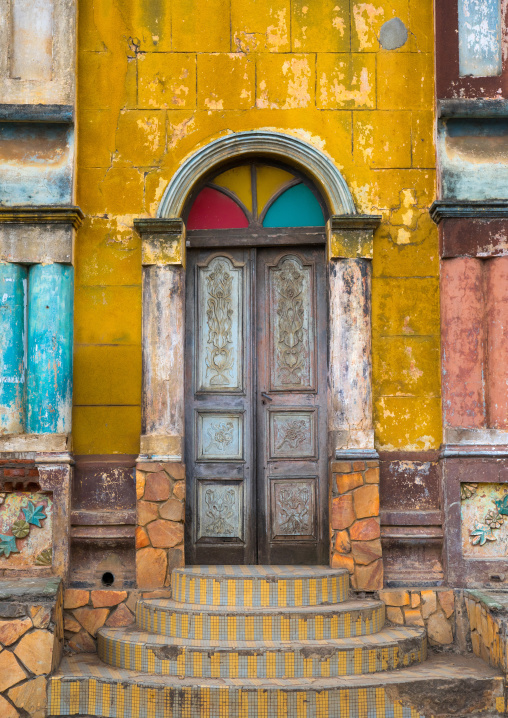 Benin, West Africa, Porto-Novo, multicoloured great mosque