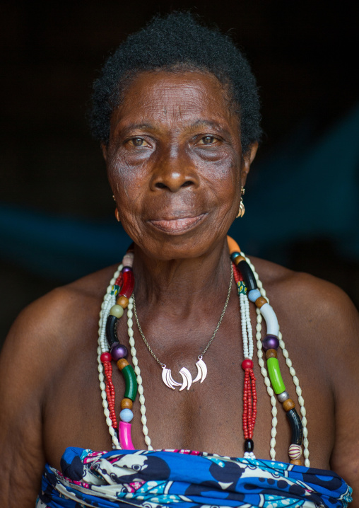 Benin, West Africa, Savalou, a priestess from the voodoo covent of the royal palace