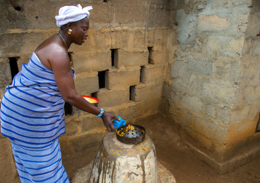 Benin, West Africa, Bopa, miss hounyoga in the deity ogun temple for the voodoo dead twins cult