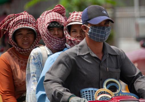 A group of people going on a motorcycle ride, Phnom Penh province, Phnom Penh, Cambodia