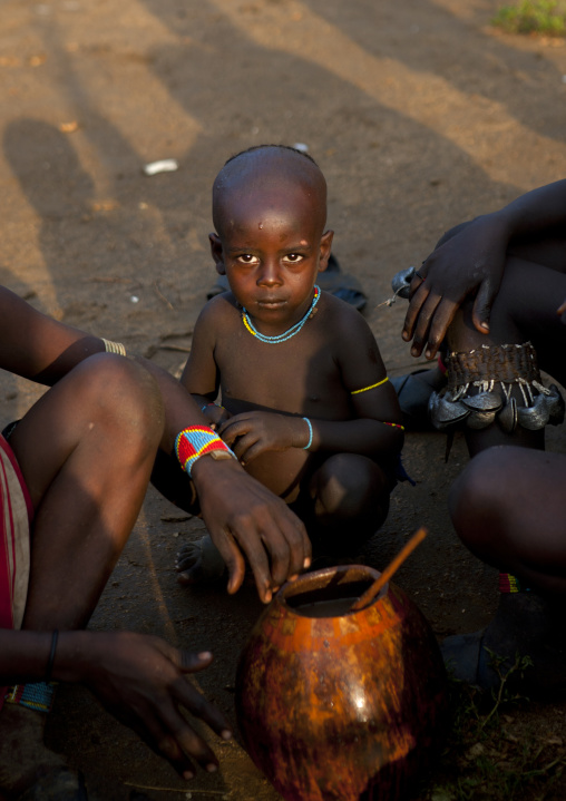 Banna Baby Sitting Among Adults Bana Tribe Jumping Ceremony Ethiopia
