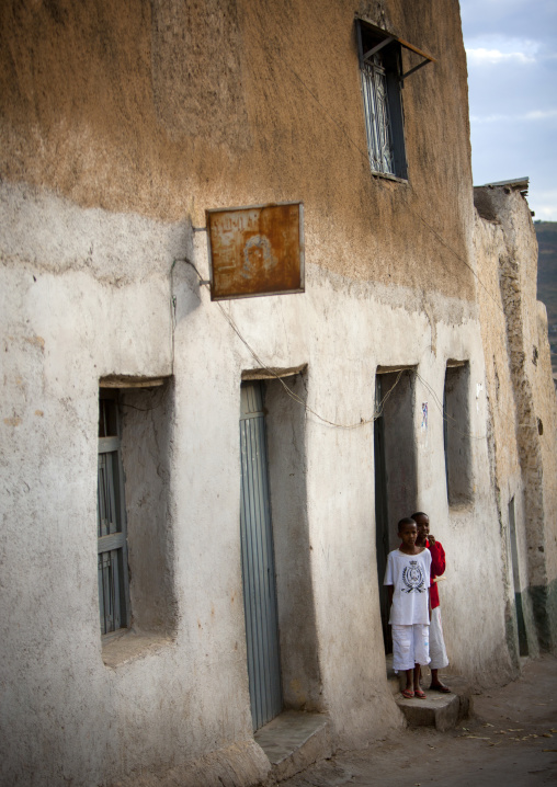 Kids Outside A House In A Street In The Old Town Of Harar, Ethiopia