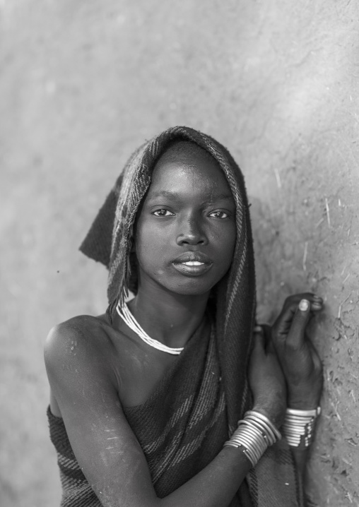Beautiful Bodi Tribe Teenage Girl, Hana Mursi, Omo Valley, Ethiopia