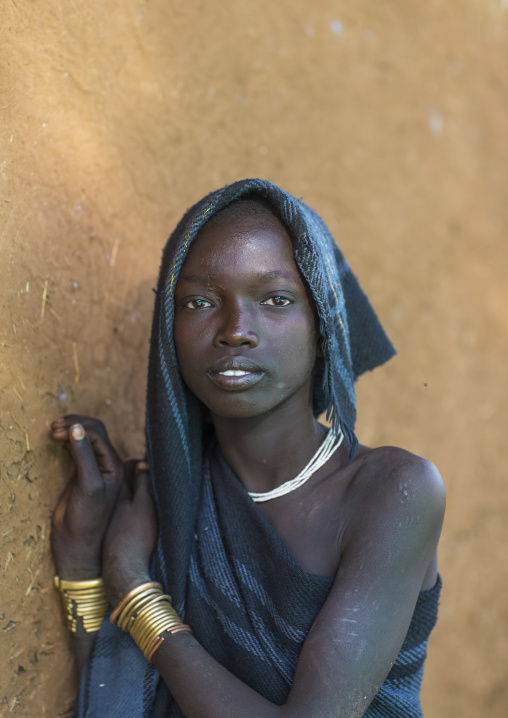 Beautiful Bodi Tribe Teenage Girl, Hana Mursi, Omo Valley, Ethiopia