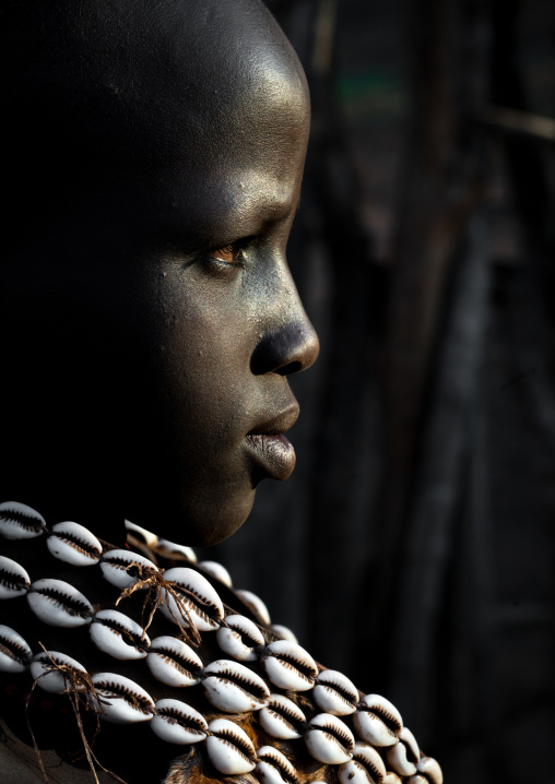 Portrait of a hamer tribe girl, Omo valley, Turmi, Ethiopia