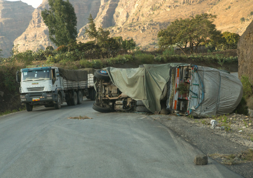 Truck accident in the mountain, Semien wollo zone, Woldia, Ethiopia