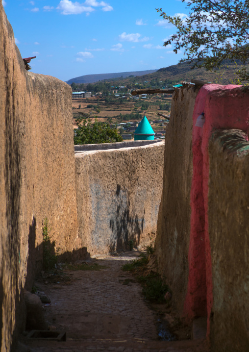 Narrow street in the old town, Harari region, Harar, Ethiopia