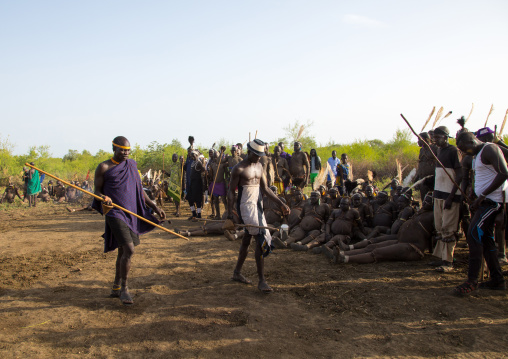 Elders making an agreement during the fat men ceremony in Bodi tribe, Omo valley, Hana Mursi, Ethiopia