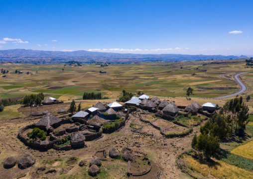 Village with tukuls in the highlands, Oromia, Sheno, Ethiopia