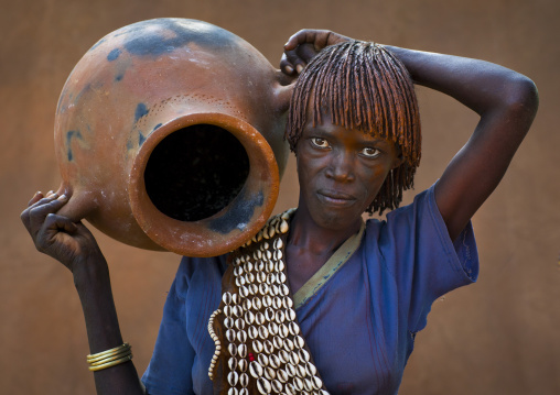 Hamer Tribe Woman Holding A Huge Pot, Key Afer, Omo Valley, Ethiopia