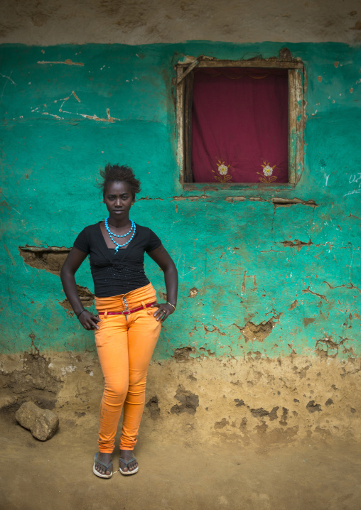 Ethiopan young woman, Jinka, Omo valley, Ethiopia