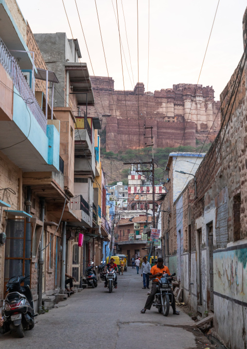 Indian pedestrians in the street, Rajasthan, Jodhpur, India