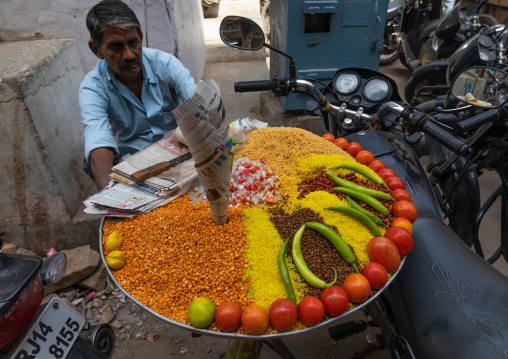 Traditional vegetarian street food, Rajasthan, Jaipur, India