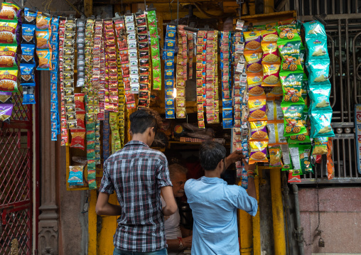 Traditional street life with indian sellers of shops, Rajasthan, Jodhpur, India