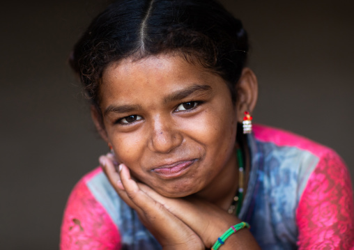 Portrait of a rajasthani girl in traditional clothing, Rajasthan, Jaisalmer, India