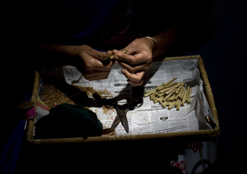 Beedies Cigarettes Making, Thalassery, India