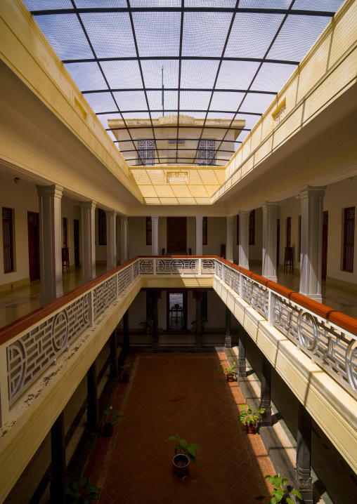 Old Inner Hall Of The Visalam Hotel, Kanadukathan Chettinad, India