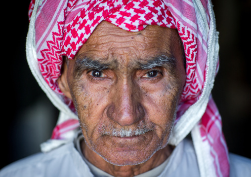 old bandari sailor with a turban, Hormozgan, Bandar-e Kong, Iran